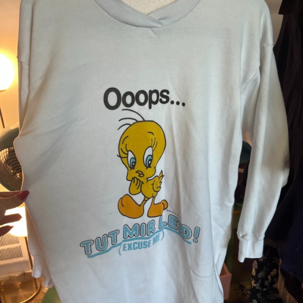Vintage Tweedy Bird 1986, White Sweatshirt, German, Great Condition! sz Large